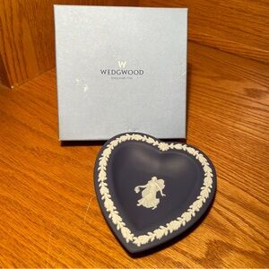 Jasperware by Wedgwood Portland Blue Heart Shape Tray Dancing Hour